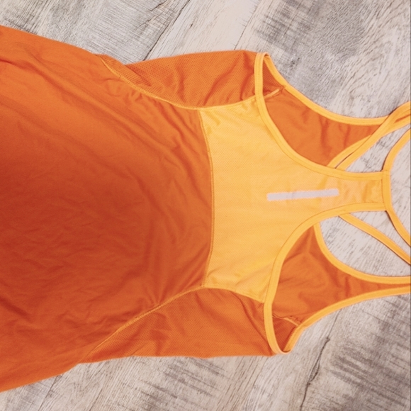 Workout tank top - Picture 3 of 3